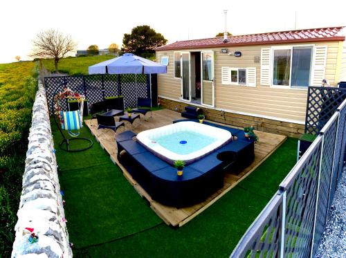 Ragusa Apartment | Enchanting La Casetta dello Gnomo with Pool & Hot Tub
