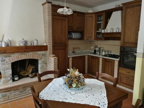 Cardoso Apartment | Cozy Family Retreat at La Casetta Di Chichi E Lory
