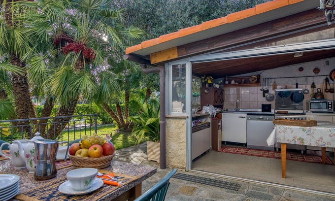 Albenga Apartment | Discover La Casetta Sull'Albero: Family-Friendly Retreat