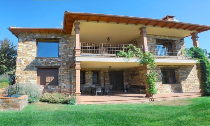 Lozoya Ski Chalet | Unforgettable Stay at La Casina de Lozoya - Pet and Child Friendly