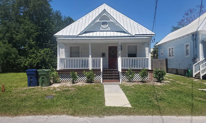 Ybor City House | Discover La Casita Blanca: Guest Rated 9.8 in Ybor City