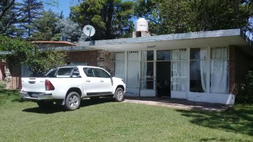 Los Reartes House | Pet-Friendly Retreat at La Casita de Calamuchita, 10/10 Rated