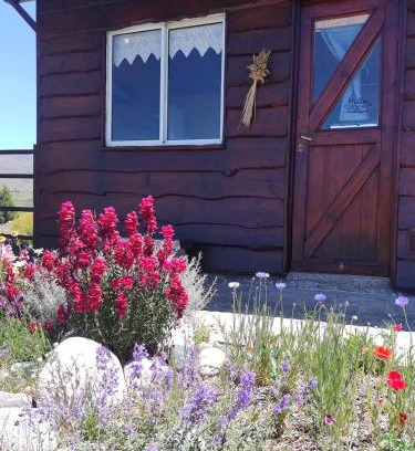 Junin de los Andes Ski Chalet | Top-Rated La Casita de Chocolate with Breakfast Included