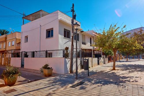 L'Albufereta Apartment | Discover La Casita de Lucentum: Family-Friendly Escape