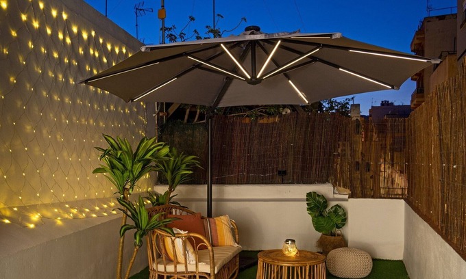 Almeria Centro House | La Casita de Mar - Romantic - Relax with Jaccuzi, Terrace, Garden & Wi-Fi