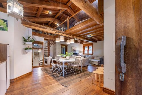 Oza de los Rios Villa | Pet-Friendly Retreat at Fee4Me La Casita de Oza