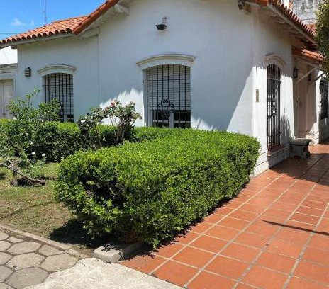Chacabuco House | Cozy La Casita del Pasaje - Centrally Located Retreat