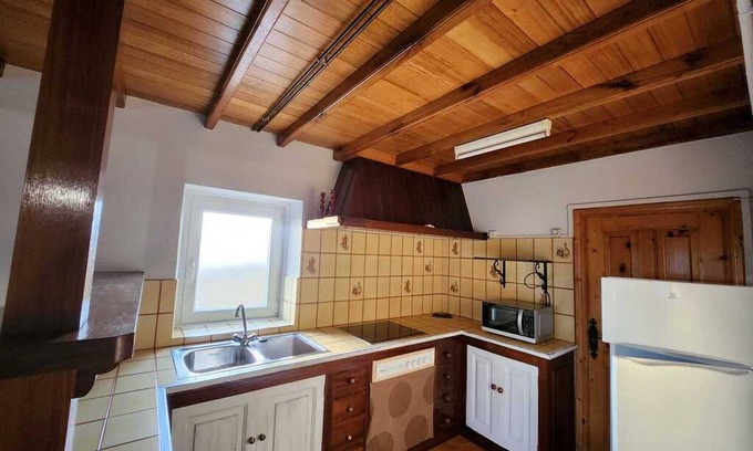 Loza Apartment | Cozy La Casita del Pueblo: Pet-Friendly Family Retreat