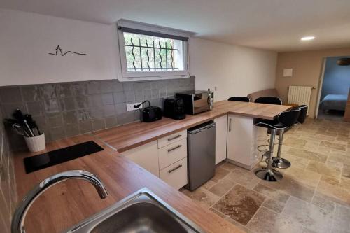 Saint-Etienne-du-Gres Apartment | Inviting La Casita: Family-Friendly Getaway with High Ratings