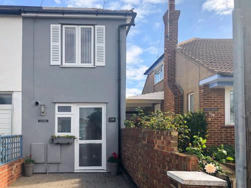 Herne Bay House | Inviting La Casita: Guest Rated 9.1, Perfect for Families