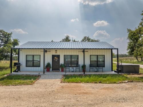 Fredericksburg House | Cozy La Casita: Hot Tub & Firepit Near Fred's Fun Zone