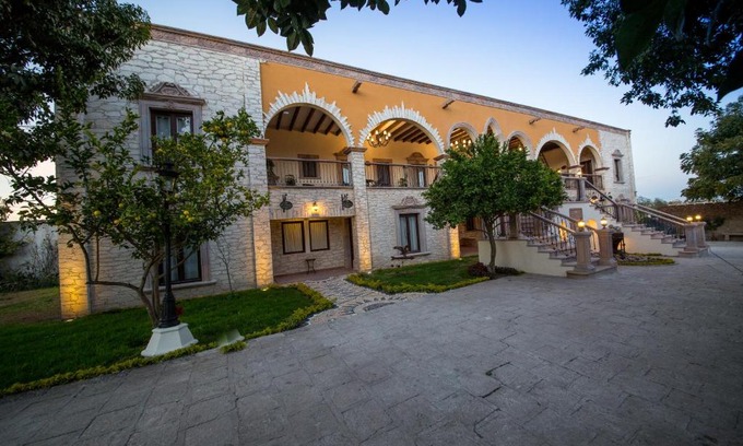 Mineral de Pozos Hotel | Experience La Casona Minera: 5-Star Oceanfront Retreat