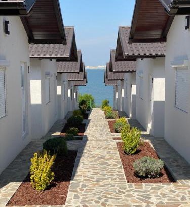 Navodari House | Family-Friendly Getaway at La Casute Tasaul - Rated 9.8!