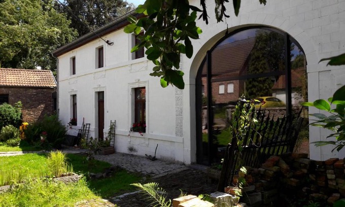 Villers-le-Bouillet House | Discover La Cave au Chat'pitre: Pet-Friendly Retreat