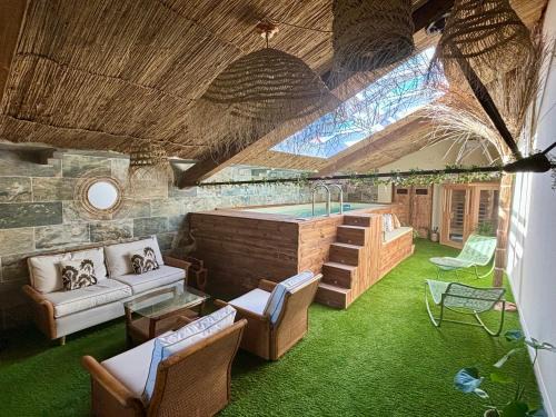 Fourques House | Guest Rated 10/10: La Cave de Grand Cabane with Ocean Views