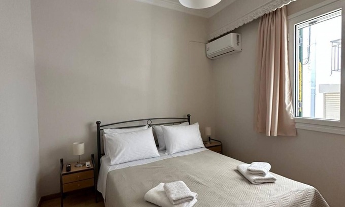 Lefkada Apartment | Cozy La Centralle Lefkada - Perfect for Families & Breakfast