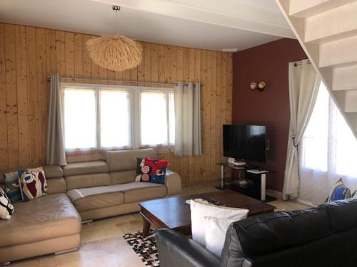 Bois-Jerome-Saint-Ouen House | Pet Friendly Retreat at La Chapelle de Monet - 10/10 Rated