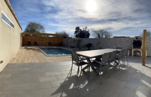 Bourcefranc-le-Chapus Villa | Relaxing Getaway at La Chapusine with Pool Access