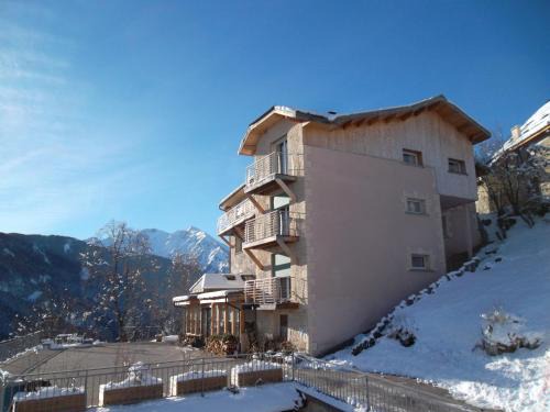 Pra Loup House | Enchanting La Charlisa: Family-Friendly Retreat with High Ratings