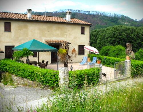 Camaiore House | Pet-Friendly Retreat with 9/10 Guest Rating at La Cheta