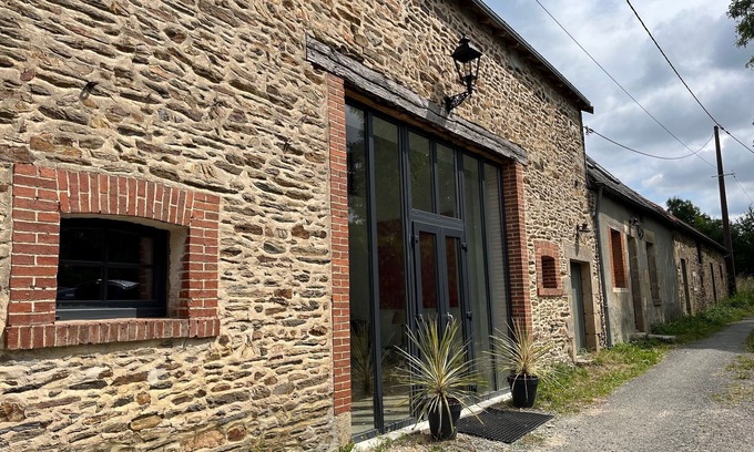 Nouziers House | Discover La Chouette Barn: Pet-Friendly Ocean View Retreat