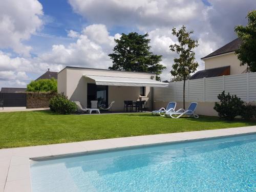 Amboise House | Discover La Chouette d'Amboise: Family-Friendly Oceanfront Stay