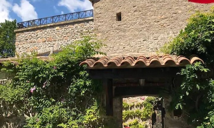 Molieres-sur-Ceze Apartment | La Cigale: Scenic Nature Park Retreat with Pool & Ocean View