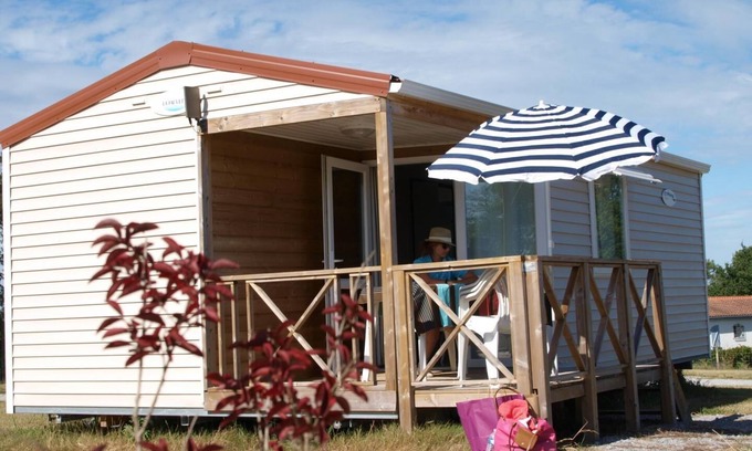 Orist House | Relax at La Cigogne - Family-Friendly Gîte with Pool