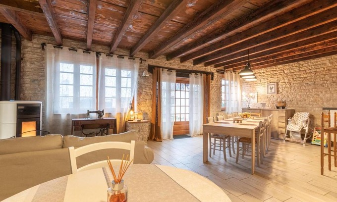 Marigny-les-Reullee Bed & Breakfast | Pet-Friendly Retreat at La Clé des Champs B&B, Rated 8.4