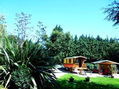 Pluvigner Resort | Discover La Clé des Roulottes: Guest Rated 9/10