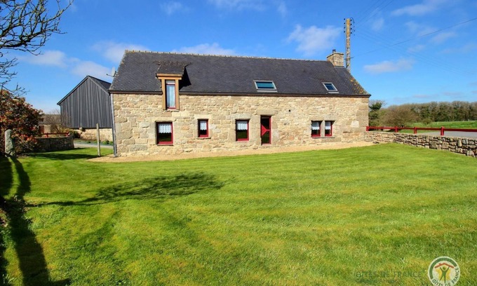 Kerien House | Kid-Friendly Getaway at La Clef des Champs in Kerien