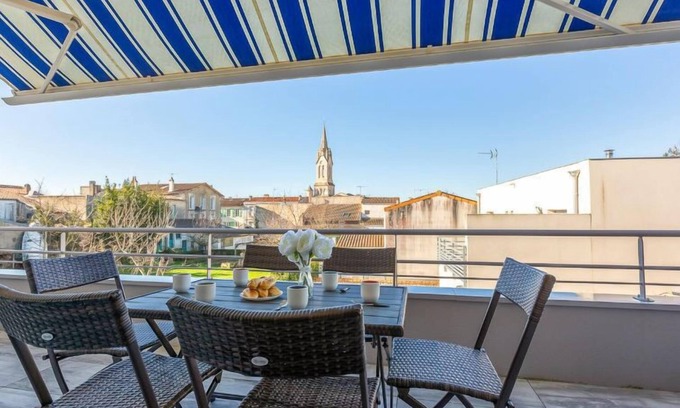 Saint-Georges-de-Didonne Apartment | Experience La Closerie des Tremieres: Oceanfront Spa Retreat