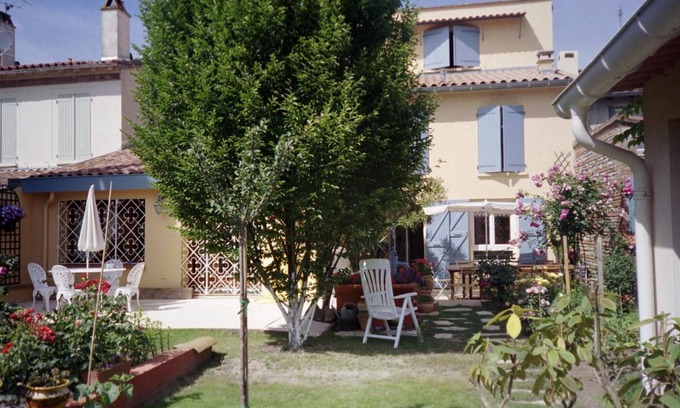 Cugnaux Bed & Breakfast | Exceptional Family-Friendly Stay at La Cognee Hotel