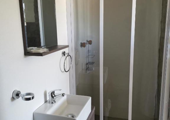 Trawal Apartment | Pet-Friendly Retreat with Pool at La Colina Venue