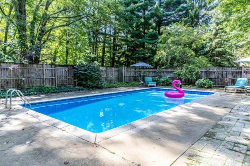 Harbert House | Explore La Colita: Pet-Friendly Retreat with Family Amenities