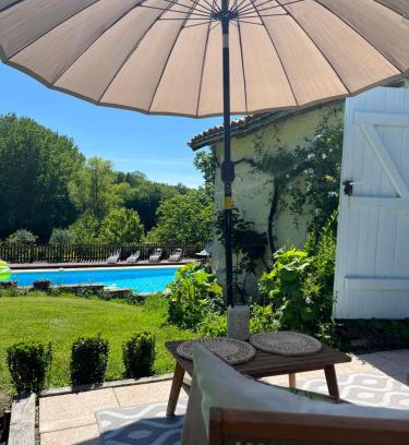 Saint-Romain House | Explore La Colline de Tilleul: 4-Star Cottage Near Aubeterre