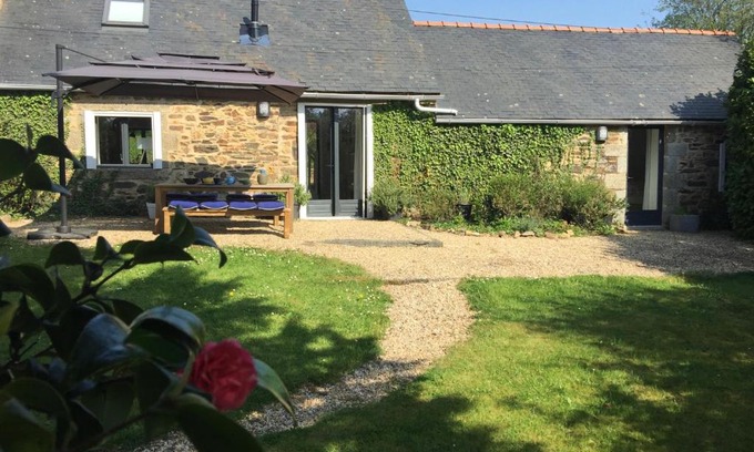 Locmaria-Berrien Apartment | Experience La Colline des Renards: Pet Friendly & Top Rated