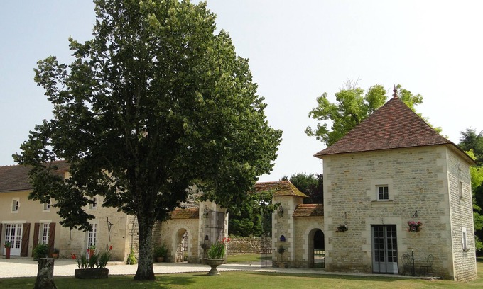 Bouin House | Discover La Colombier: A Family-Friendly French Retreat