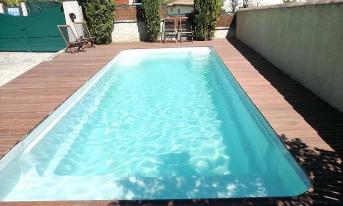 Mormoiron House | Exquisite La Commanderie: Poolside Cottage for 11 Guests