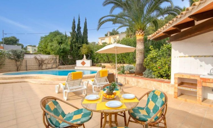 Panorama House | Relax at La Concha: Oceanfront Retreat with Spa & Pool