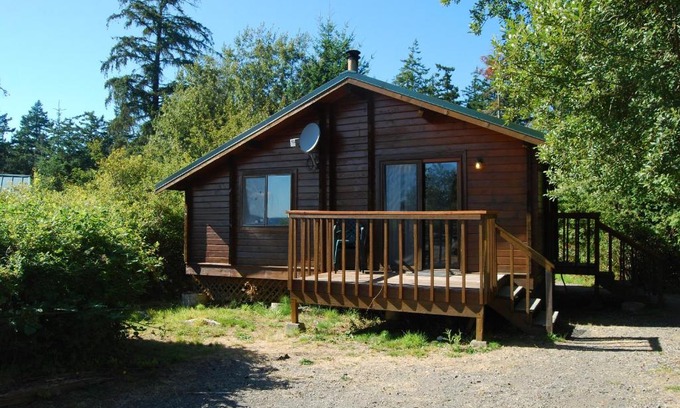 La Conner Resort | Cozy Beach Cabin at La Conner Camping Resort with Pool