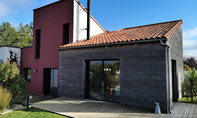 Olonne-sur-Mer Villa | Beachside Villa La Coquette for 8 - Pet Friendly & Family Ready