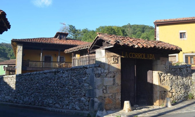 Avin House | Discover La Corrolada: Guest Rated 9.7 with Family Amenities