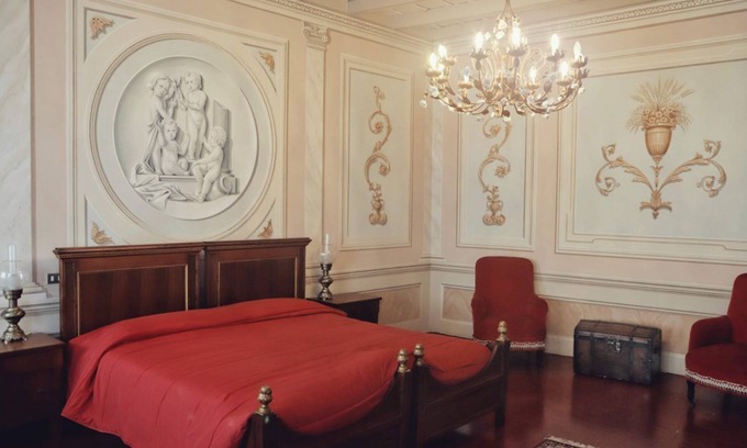 Mozzo House | Discover a Period House with Pool & Private Park near Bergamo