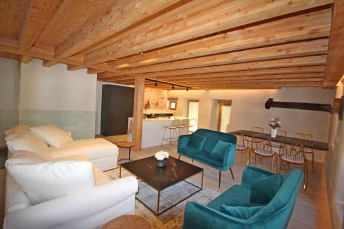 Antey-Saint-Andre Apartment | Experience Sunset Views at LA CORTE ANTEY – Rated 9.8/10