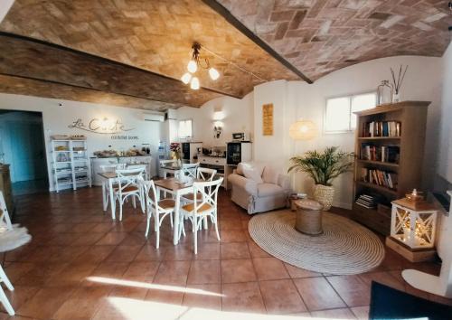 Buon Pastore-Sant'Agnese-San Damaso House | Welcoming La Corte Country Rooms: 4-Star Pet-Friendly Retreat