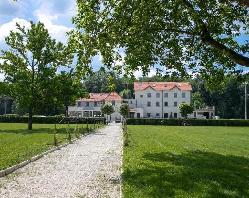 Montevrain Villa | Family-Friendly Villa Near Disneyland - La Coudraie