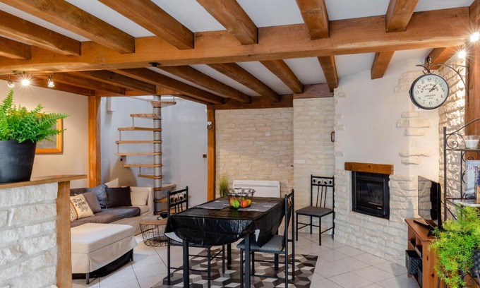 Cremieu Apartment | Pet-Friendly Getaway at La cour de Cremieu – Rated 9/10