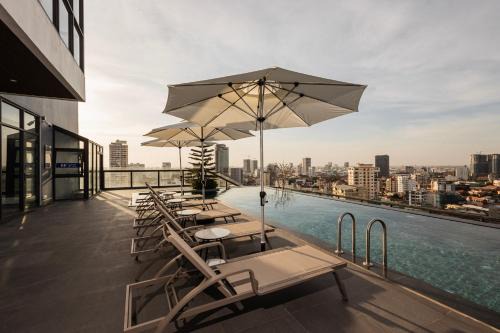 Tuol Kouk Apartment | Discover La Cozii TK: Family-Friendly with Pool Access
