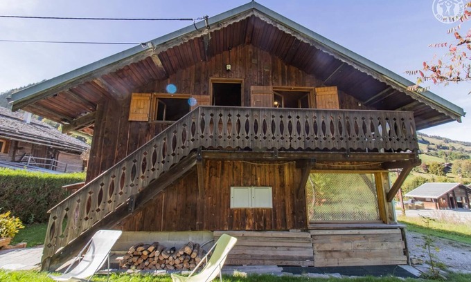 Beaufort House | Stay at La Crechouna - Ideal for Families and Pets